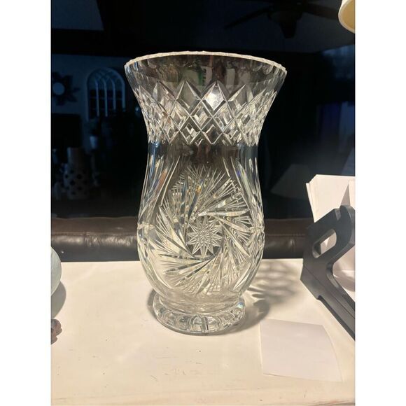 Vintage Crystal vase sunburst design - Picture 13 of 16